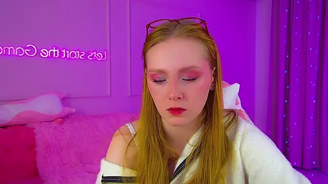 Snapshot of AgataFoxley chatting on 10-12-25, 06:12 AgataFoxley online show from 10-12-25, 06:12