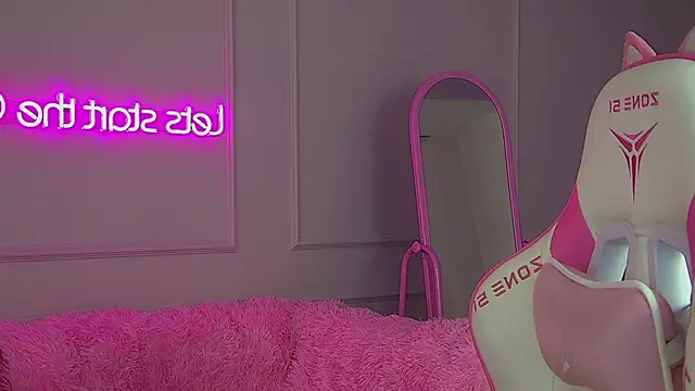 Snapshot of AgataFoxley chatting on 11-24-25, 07:35 AgataFoxley online show from 11-24-25, 07:35