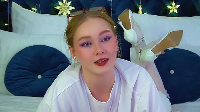 Snapshot of AgataFoxley chatting on 12-20-25, 06:31 AgataFoxley online show from 12-20-25, 06:31