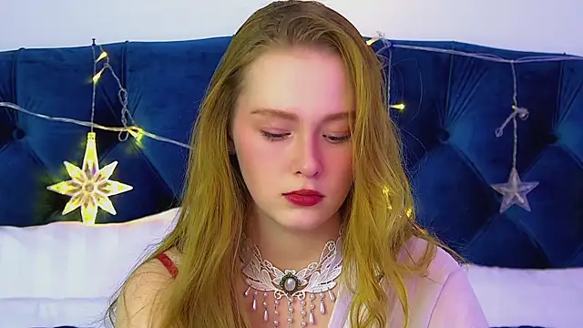 Snapshot of AgataFoxley chatting on 12-21-25, 06:31 AgataFoxley online show from 12-21-25, 06:31