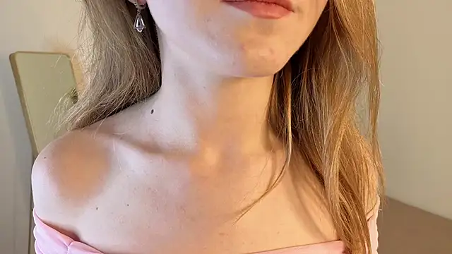 Snapshot of Sue_Sanders chatting on 09-24-25, 10:40 Sue Sanders online show from 09-24-25, 10:40