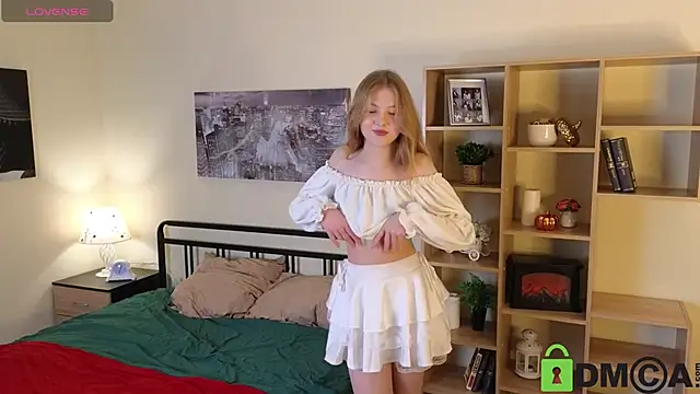 Snapshot of Sue_Sanders chatting on 12-05-25, 08:23 Sue Sanders online show from 12-05-25, 08:23