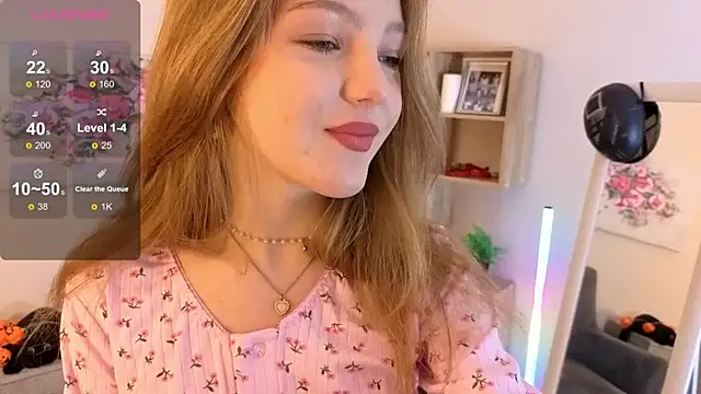 Snapshot of Sue_Sanders chatting on 02-06-26, 06:18 Sue Sanders online show from 02-06-26, 06:18