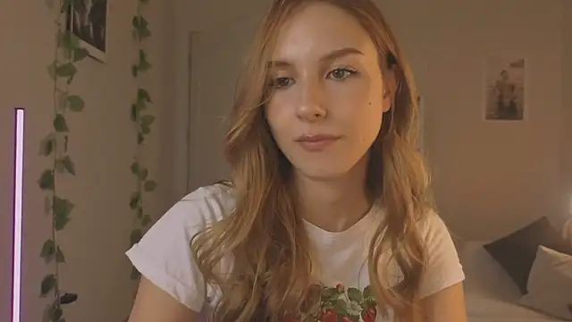 Snapshot of Vegas_V chatting on 09-21-25, 03:13 Vegas V online show from 09-21-25, 03:13