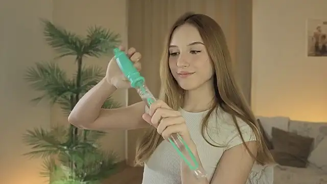 Snapshot of Vegas_V chatting on 11-14-25, 12:59 Vegas V online show from 11-14-25, 12:59