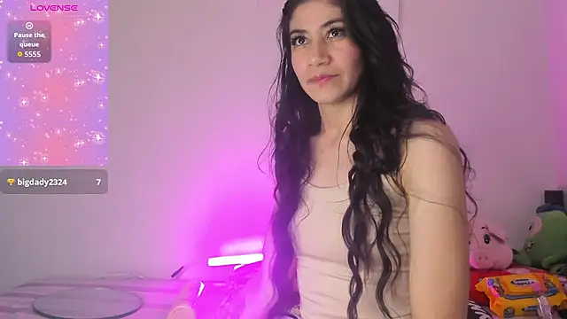 lustlunna online show from 12-19-25, 01:45