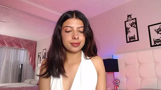 Maia Reficco online show from 11-13-25, 01:10