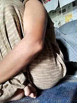 Snapshot of Hot_lali_555 chatting on 11-02-25, 03:20 Hot lali 555 online show from 11-02-25, 03:20