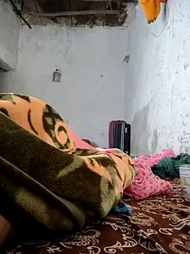 Snapshot of Hot_lali_555 chatting on 11-11-25, 04:40 Hot lali 555 online show from 11-11-25, 04:40