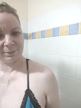 aussiepeaches online show from 09-23-25, 01:58