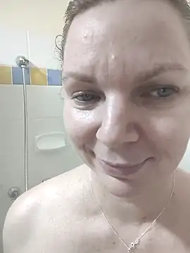 aussiepeaches online show from 09-24-25, 02:09