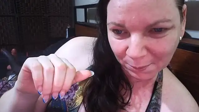 aussiepeaches online show from 10-24-25, 01:57