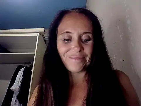 Snapshot of MerelinMILf chatting on 09-20-25, 07:04 MerelinMILf online show from 09-20-25, 07:04