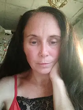 Snapshot of MerelinMILf chatting on 10-14-25, 01:45 MerelinMILf online show from 10-14-25, 01:45