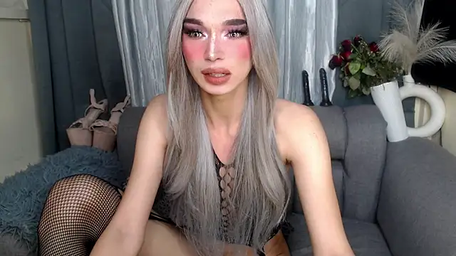 Snapshot of MISTRESSMonica_xxx chatting on 10-13-25, 08:42 MISTRESSMonica xxx online show from 10-13-25, 08:42