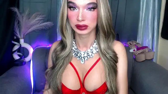 Snapshot of MISTRESSMonica_xxx chatting on 12-17-25, 06:41 MISTRESSMonica xxx online show from 12-17-25, 06:41