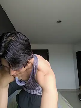 Snapshot of TeddyBear_07 chatting on 10-31-25, 12:50 TeddyBear 07 online show from 10-31-25, 12:50