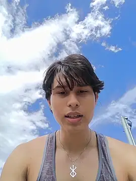 Snapshot of TeddyBear_07 chatting on 11-02-25, 02:08 TeddyBear 07 online show from 11-02-25, 02:08