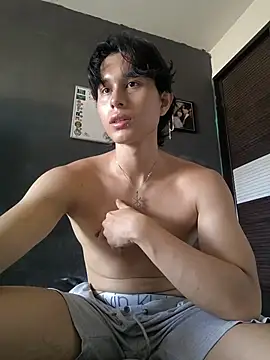 Snapshot of TeddyBear_07 chatting on 11-14-25, 12:48 TeddyBear 07 online show from 11-14-25, 12:48