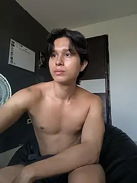 Snapshot of TeddyBear_07 chatting on 11-15-25, 11:51 TeddyBear 07 online show from 11-15-25, 11:51