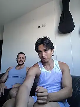 Snapshot of TeddyBear_07 chatting on 11-17-25, 01:39 TeddyBear 07 online show from 11-17-25, 01:39