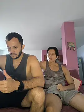 Snapshot of TeddyBear_07 chatting on 11-18-25, 01:04 TeddyBear 07 online show from 11-18-25, 01:04