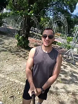 Snapshot of TeddyBear_07 chatting on 11-22-25, 03:11 TeddyBear 07 online show from 11-22-25, 03:11