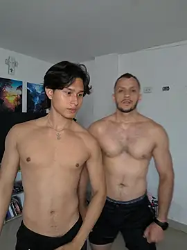 Snapshot of TeddyBear_07 chatting on 12-15-25, 01:37 TeddyBear 07 online show from 12-15-25, 01:37