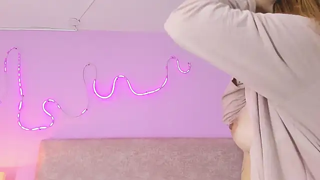 EmaRae1499 online show from 11-30-25, 03:49