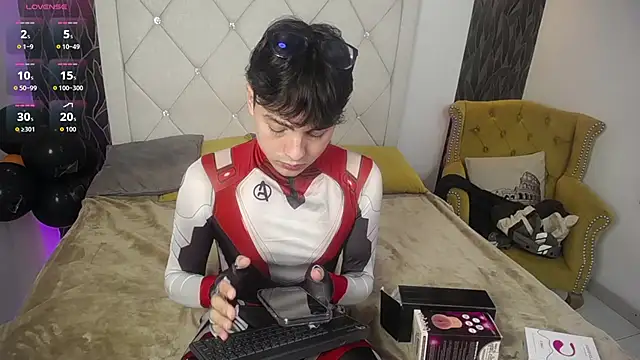 SamuFOXXX online show from 10-13-25, 08:31
