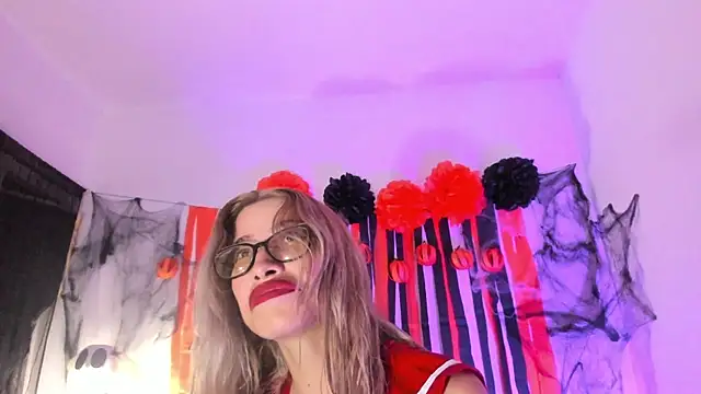 Snapshot of MerryyMendez chatting on 10-11-25, 01:16 MerryyMendez online show from 10-11-25, 01:16