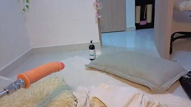 Snapshot of 0ne_0f_0ne chatting on 11-18-25, 01:22 0ne 0f 0ne online show from 11-18-25, 01:22