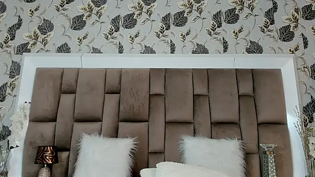 Snapshot of LizaMintelli chatting on 11-29-25, 12:52 LizaMintelli online show from 11-29-25, 12:52