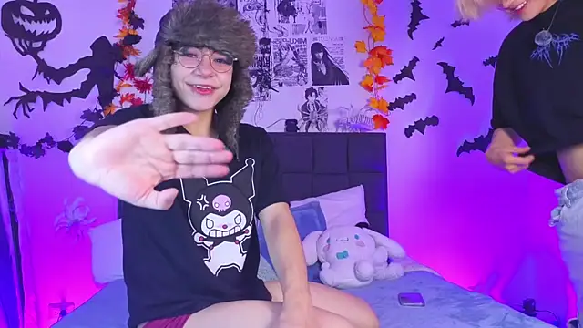 Snapshot of Vamps_Lovers chatting on 10-29-25, 01:13 Vamps Lovers online show from 10-29-25, 01:13