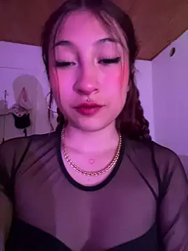 Snapshot of liin_rose chatting on 09-12-25, 01:17 liin rose online show from 09-12-25, 01:17