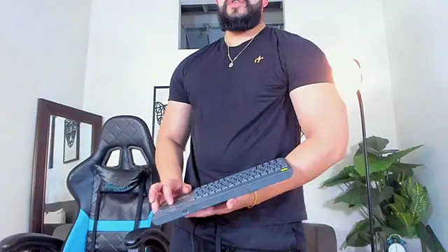 Justin kingX7 online show from 05-05-26, 05:04