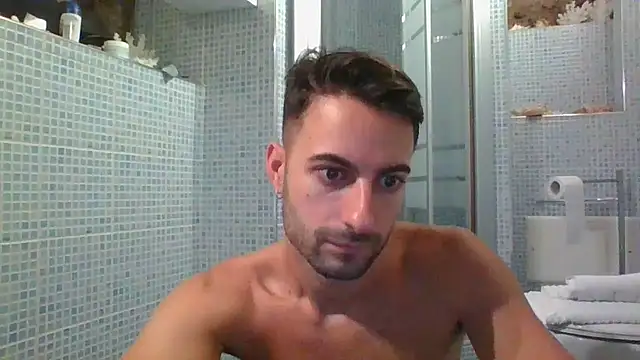 Amicisegreti online show from 09-11-25, 07:19