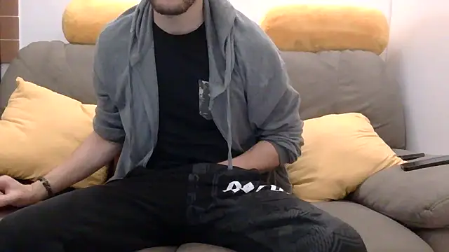 Snapshot of Amicisegreti chatting on 12-16-25, 06:29 Amicisegreti online show from 12-16-25, 06:29