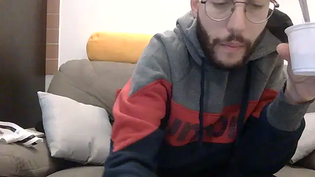 Snapshot of Amicisegreti chatting on 01-18-26, 06:39 Amicisegreti online show from 01-18-26, 06:39