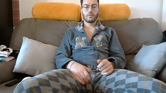 Snapshot of Amicisegreti chatting on 02-02-26, 07:29 Amicisegreti online show from 02-02-26, 07:29