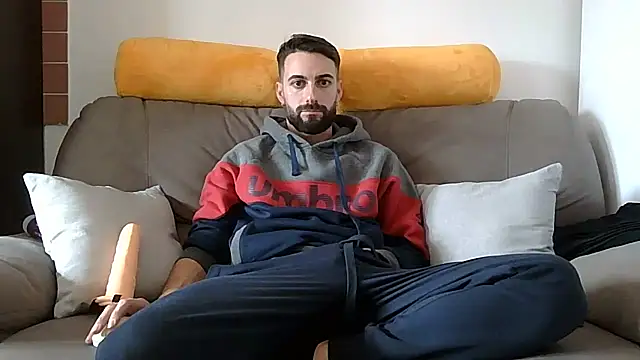 Snapshot of Amicisegreti chatting on 02-18-26, 12:12 Amicisegreti online show from 02-18-26, 12:12