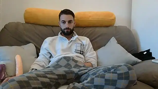 Snapshot of Amicisegreti chatting on 02-21-26, 06:36 Amicisegreti online show from 02-21-26, 06:36