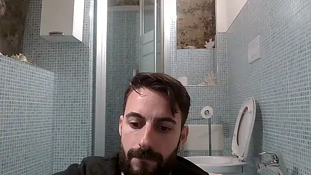 Snapshot of Amicisegreti chatting on 03-08-26, 06:34 Amicisegreti online show from 03-08-26, 06:34