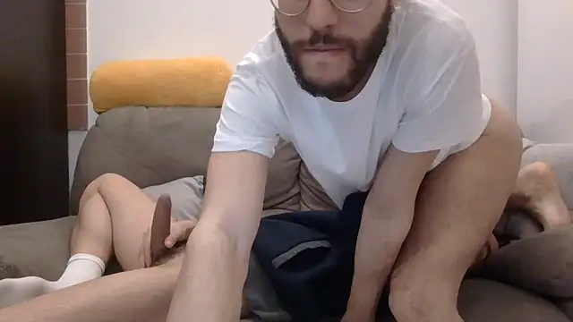 Snapshot of Amicisegreti chatting on 03-12-26, 08:15 Amicisegreti online show from 03-12-26, 08:15