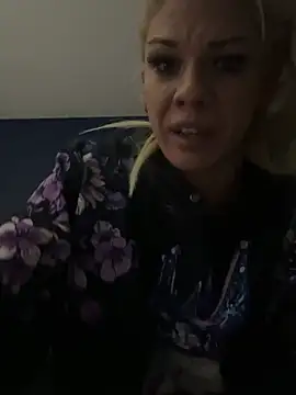 Snapshot of DesireableBlonde chatting on 05-14-26, 10:33 DesireableBlonde online show from 05-14-26, 10:33