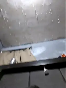 Snapshot of Aaia93 chatting on 12-21-25, 01:02 Aaia93 online show from 12-21-25, 01:02