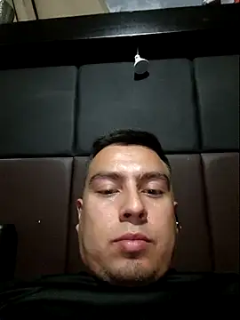 Snapshot of Aaia93 chatting on 12-22-25, 06:21 Aaia93 online show from 12-22-25, 06:21