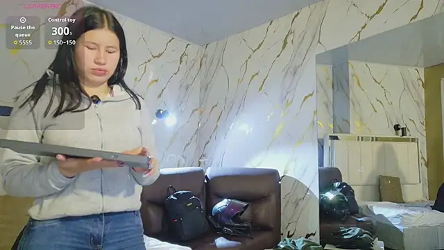 Olivia11  online show from 04-23-26, 02:41