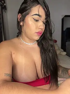 Snapshot of SofiaWildee chatting on 05-16-26, 04:53 SofiaWildee online show from 05-16-26, 04:53