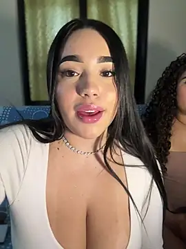 Snapshot of SofiaWildee chatting on 06-12-26, 04:33 SofiaWildee online show from 06-12-26, 04:33